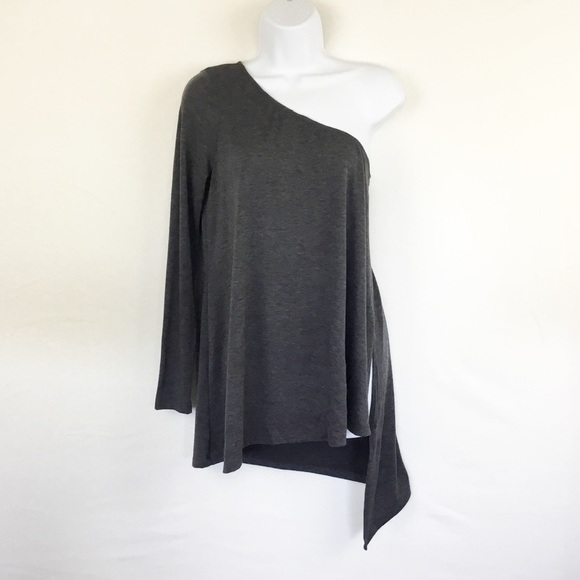 Willow & Clay Gray One Shoulder Knit Top. - Picture 2 of 7